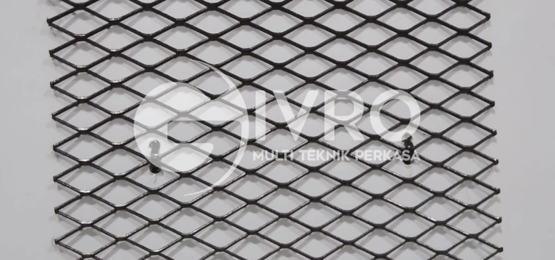 Jaring Besi Baja Expanded Metal Type C1015 - D1020 Tebal 1 mm Ukuran 1,2 x 2,4 Meter